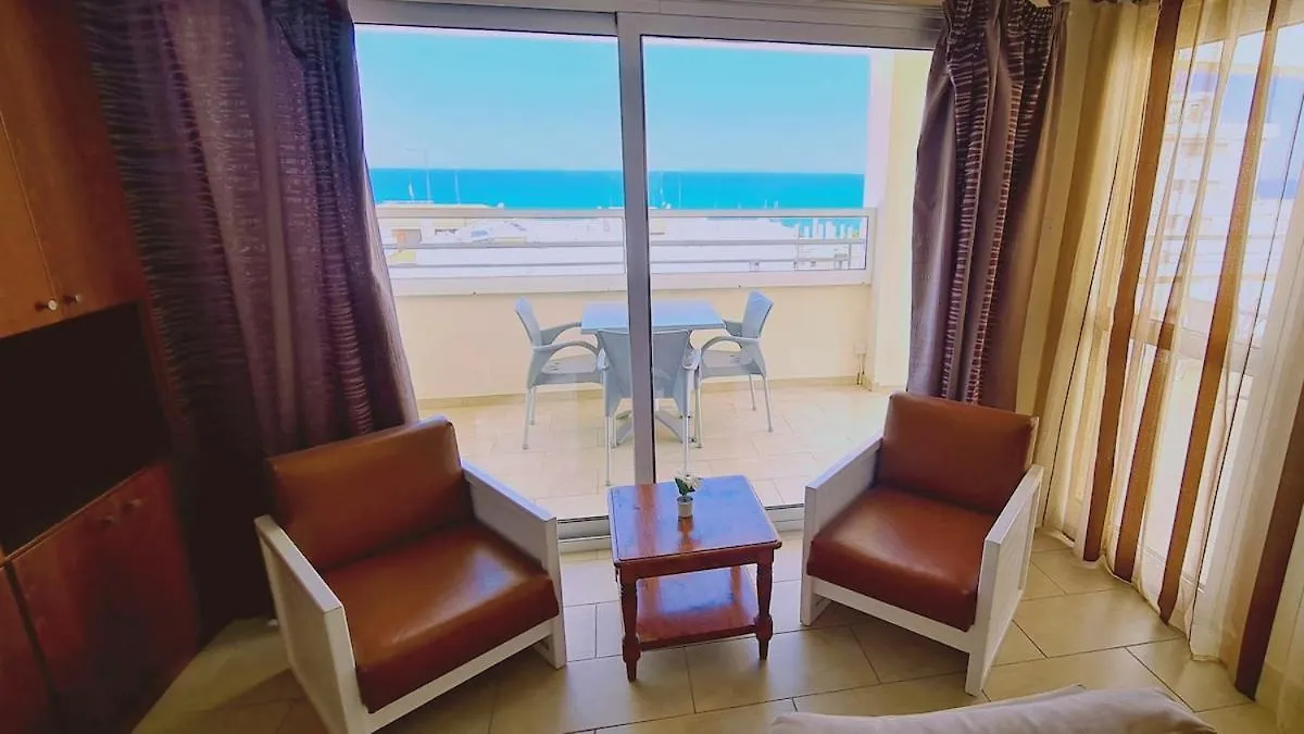 פרוטאראס Stay Sunrise Beach Apt B01