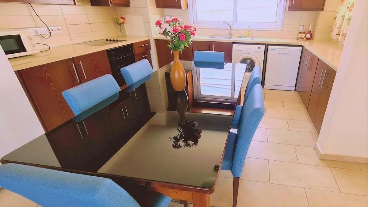 פרוטאראס Stay Sunrise Beach Apt B01