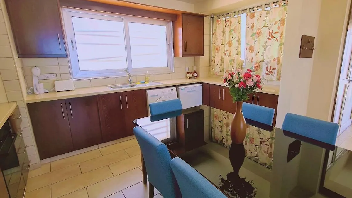 פרוטאראס Stay Sunrise Beach Apt B01