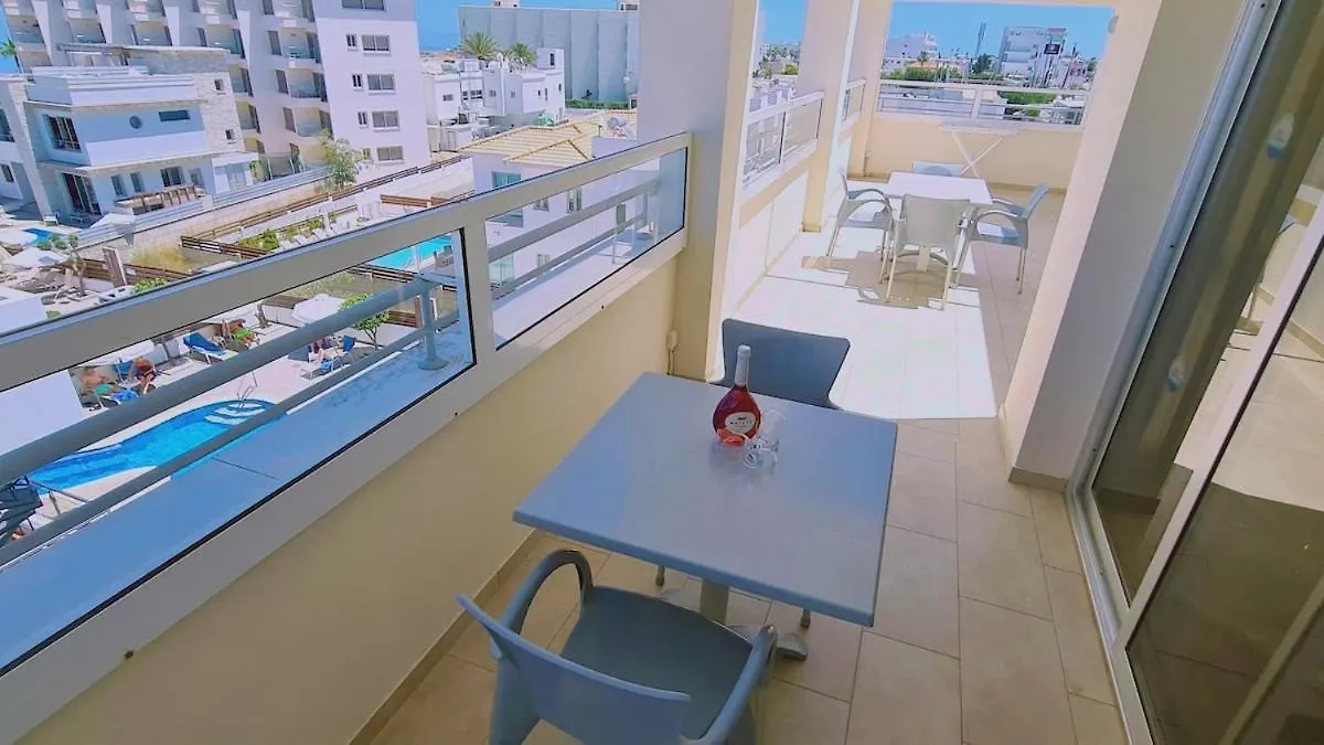 דירה פרוטאראס Stay Sunrise Beach Apt B01